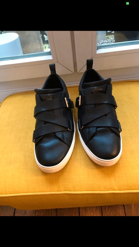 Valentino v sale punk black