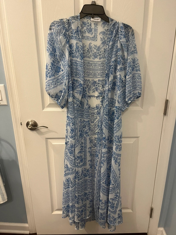 Calvin Klein size 16 long blue & white kimono 1