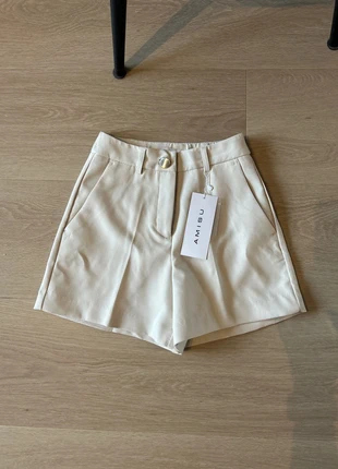 Beige short, marca: New Yorker, estado: Nuevo con etiquetas, tamaño: XXS / 32 / 4, 15,00 €, 16,45 € Protección al comprador incluida