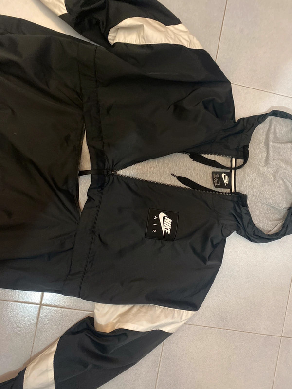 nike jacket giacca nike bianca e nera con tasche black and white Vinted