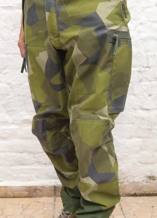 Pantalon camouflage Swedish Camo trousers pantaloni mimetici pantalones camuflaje leger broek, marque: Swedish m90 splinter camouflage bdu trousers pants, état: Très bon état, taille: L, 85,00 €, 89,95 € Protection acheteurs incluse