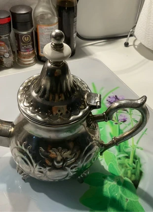 Théière en métal argent Magma petit nettoyage à  prévoir intérieur noirci, marque: Magma, état: Très bon état, 20,00 €, 21,70 € Protection acheteurs incluse