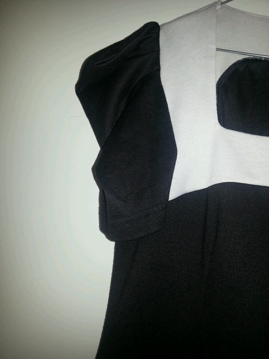 Robe noir et blanche 2