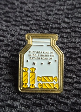 Honey dukes harry Potter pin, merk: Harry Potter, staat: Heel goed, € 2,50, € 3,33 inclusief Kopersbescherming