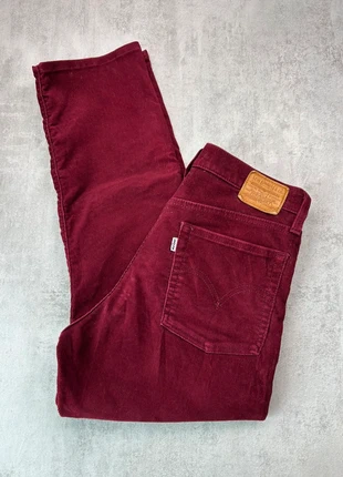 Jean Lévis rouge foncé en velour coupe droite - Taille W29 L26, merk: Levi's, staat: Heel goed, maat: W29 | FR 38, € 24,00, € 25,90 inclusief Kopersbescherming