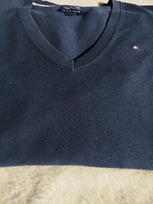 Pull vintage femme col V Tommy Hilfiger taille M - photo numéro 4