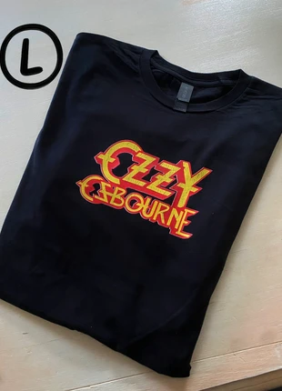 T-Shirt Ozzy Osbourne – Logo Rouge & Jaune Classique, brand: OZZY OSBOURNE, condizioni: Nuovo con cartellino, taglia: L, €19.90, €21.60 include la Protezione acquisti