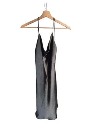 Robe noire en satin Zara, marke: Zara, zustand: Sehr gut, größe: S / 36 / 8, 20,00 €, 21,70 € inklusive Vinted-Käuferschutz