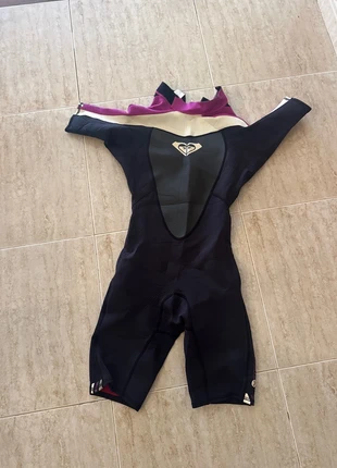 Roxy Shorty wetsuit, marque: Roxy, état: Bon état, 12,00 €, 13,30 € Protection acheteurs incluse