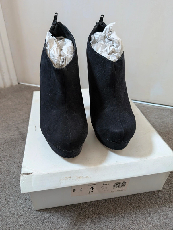 Miss Selfridge black suede zip up ankle platform boots Size UK 4 Vinted