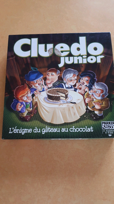 Cluedo junior : l énigme du gâteau au chocolat