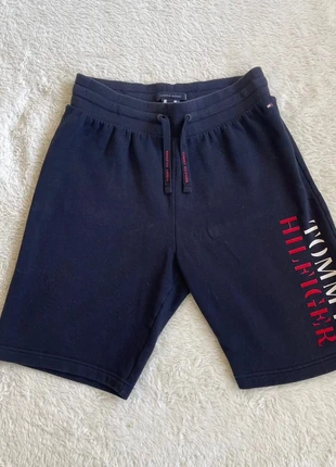 Short Tommy Hilfiger homme marine taille S, brand: Tommy Hilfiger, condition: Good, size: S, €15.00, €16.45 includes Buyer Protection