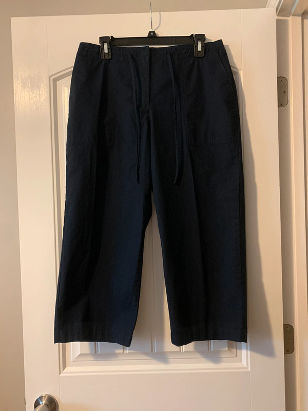 Liz Claiborne Navy Blue Cropped Pants 1