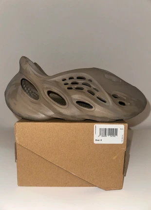 Adidas Foam Runner Stone Sage, marque: adidas, état: Neuf avec étiquette, taille: 42, 100,00 €, 105,70 € Protection acheteurs incluse