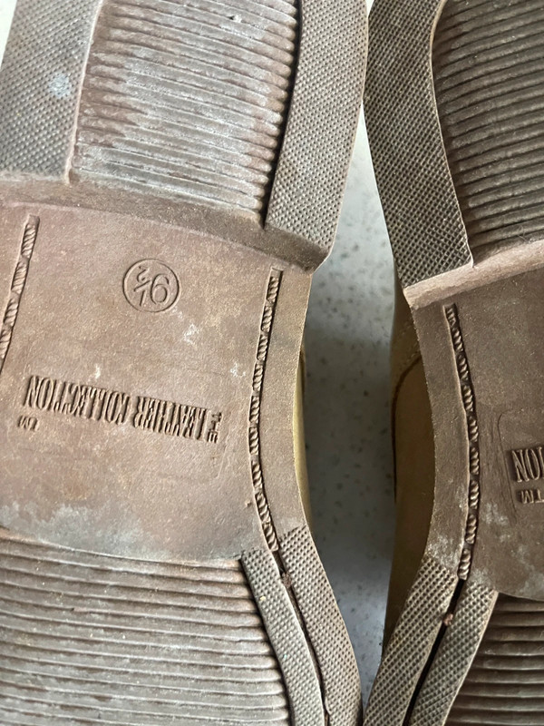 Vintage size 9 1/2 men’s shoes GUC 4