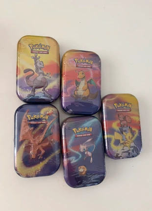 Mini tin Pokémon kanto EB10,EB11, marke: Pokémon, zustand: Neu, mit Etikett, 25,00 €, 26,95 € inklusive Vinted-Käuferschutz