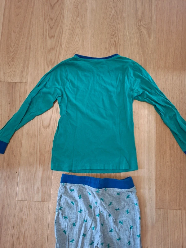 Pyjama fin d’été dinosaures 7/8ans Très bon état - photo numéro 5