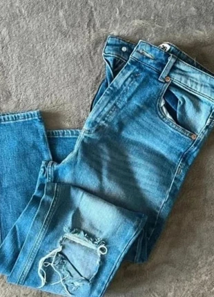Jean droit vintage troué bleu, marque: ASOS, état: Bon état, taille: M / 38 / 10, 7,70 €, 8,79 € Protection acheteurs incluse