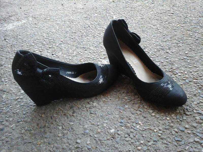 chaussures noires noeud