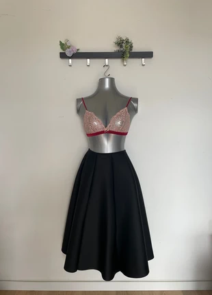 Stretchable High Waisted Black Skirt, Midi Black Skirt, Vintage Black Skirt, estado: Muito bom, tamanho: S / 36 / 8, €4.00, €4.90 inclui Proteção do Comprador