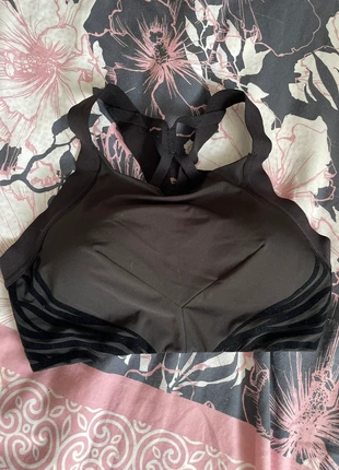 Brassière noire pour le sport, marke: Domyos, zustand: Sehr gut, größe: L, 3,00 €, 3,85 € inklusive Vinted-Käuferschutz