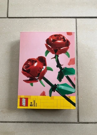 Volledig nieuwe bouwset van rozen van LEGO, merk: LEGO, staat: Nieuw zonder prijskaartje, maat: Universeel, € 10,00, € 11,20 inclusief Kopersbescherming