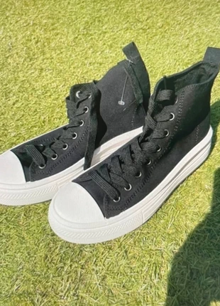 Baskets montantes noires à plateforme Taille 36 Neuves, estado: Novo sem etiquetas, tamanho: 36, €9.90, €11.10 inclui Proteção do Comprador