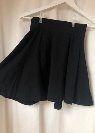 jupe patineuse noir, brand: H&M, condition: Good, size: XS / 34 / 6, €2.00, €2.80 includes Buyer Protection