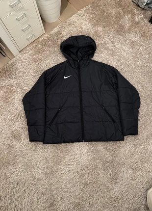 Nike thermafit loosefit, marque: Nike, état: Très bon état, taille: S / 36 / 8, 40,00 €, 42,70 € Protection acheteurs incluse