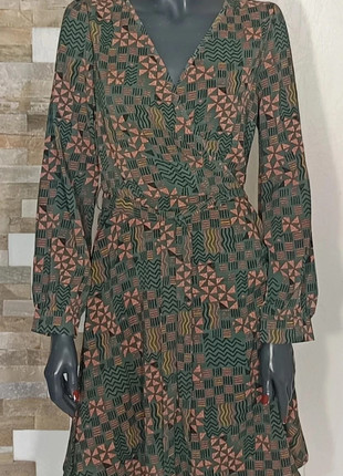 Très jolie robe Vicvia, marque: Vic & Via, état: Très bon état, taille: S / 36 / 8, 10,00 €, 11,20 € Protection acheteurs (Pro) incluse