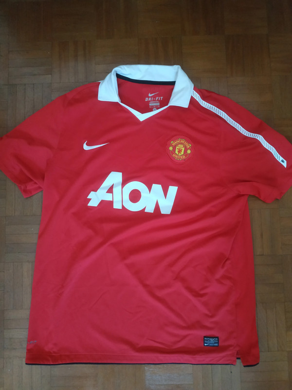 Nike, Shirts, Vintage Manchester United Jersey Chicharito 21 Vintage  Soccer Jersey Nike Aon