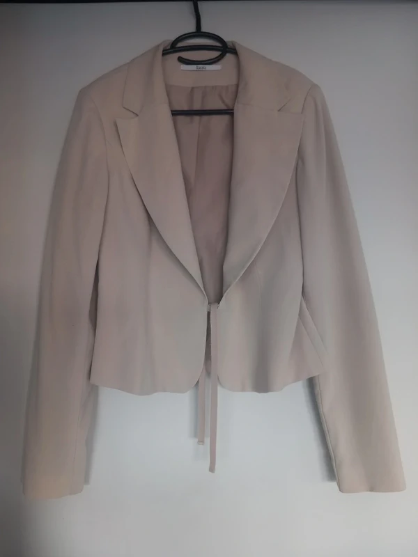 Jolie veste beige Xanaka