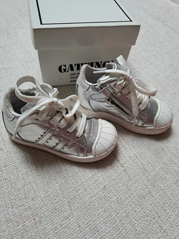 Chaussures en cuir argenté Gattino 21