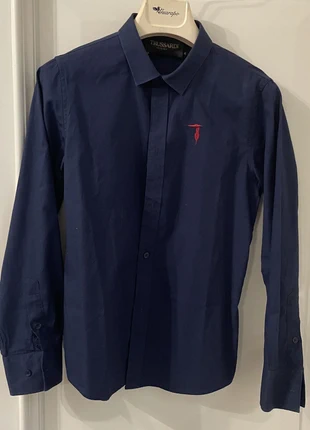 maglione cotone + camicia Trussardi bambino 12 anni, marque: Trussardi, état: Très bon état, taille: XL, 10,00 €, 11,20 € Protection acheteurs incluse