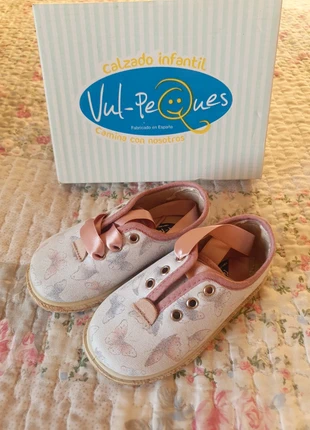 Alpargata niña bloucher mariposas, merk: Vul-Peques, staat: Nieuw met prijskaartje, maat: 22, € 12,00, € 13,30 inclusief Kopersbescherming