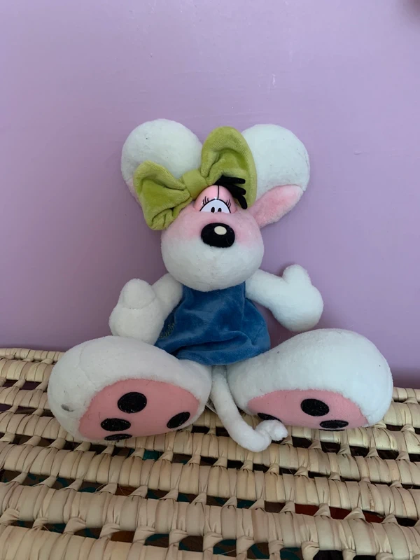 Diddl jolie peluche Diddl en robe bleu avec noeud vert dans les cheveux
