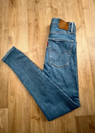 Jean Levi’s super skinny Taille 36 W27 L28, marque: Levi's, état: Très bon état, taille: S / 36 / 8, 30,00 €, 32,20 € Protection acheteurs (Pro) incluse