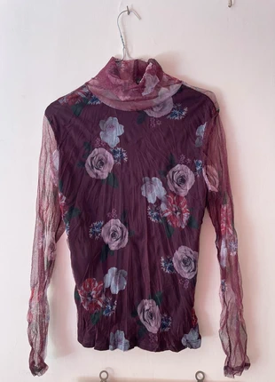 Mesh top y2k maniche lunghe sottogiacca rose printed, brand: Made In Italy, condizioni: Nuovo senza cartellino, taglia: S / IT 40 / EU 36, €10.00, €11.20 include la Protezione acquisti