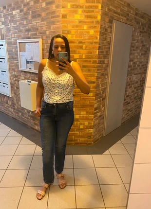 Crop top fleuri avec dentelle, marque: Shein, état: Neuf avec étiquette, taille: 4XL / 48 / 20, 7,00 €, 8,05 € Protection acheteurs incluse