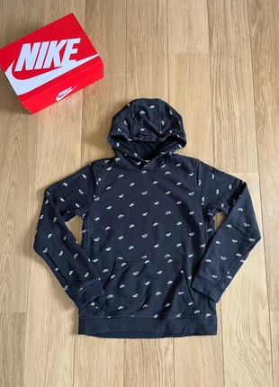 Pull Nike à motif / Noir et Blanc / 14 ans-164 cm, merk: Nike, staat: Heel goed, maat: 14 jaar / 164 cm, € 12,00, € 13,30 inclusief Kopersbescherming
