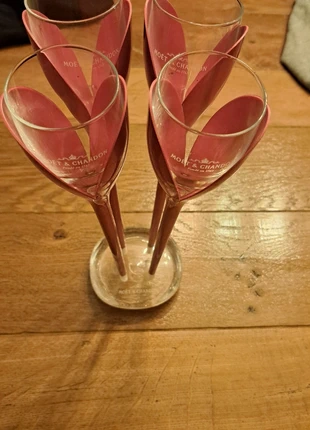 Flûte champagne moet et chandon tulipes, marke: Moët & Chandon, zustand: Sehr gut, 41,00 €, 43,75 € inklusive Vinted-Käuferschutz