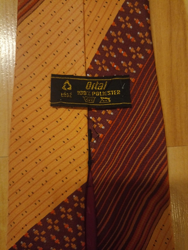 Nowy krawat PRL. 4