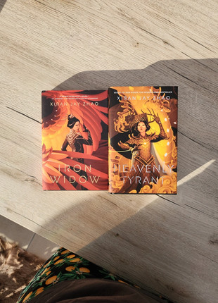 Iron Widow & Heavenly Tyrant book by Xiran Jay Zhao, état: Très bon état, 20,00 €, 21,70 € Protection acheteurs incluse