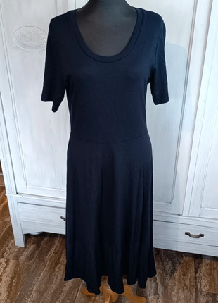 13. Donkerblauwe jurk van Marc O'Polo, marque: Marc O'Polo, état: Très bon état, taille: M / 38 / 10, 30,00 €, 32,20 € Protection acheteurs incluse