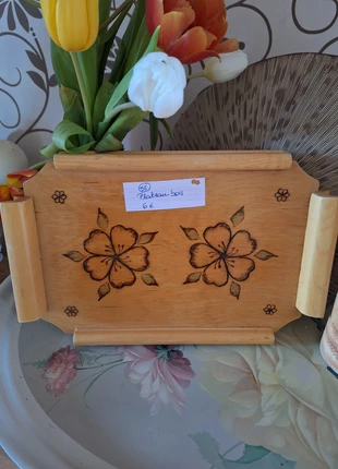🪵 Plateau en bois gravé – Style montagnard / rustique, merk: Style, staat: Heel goed, € 3,00, € 3,85 inclusief Kopersbescherming