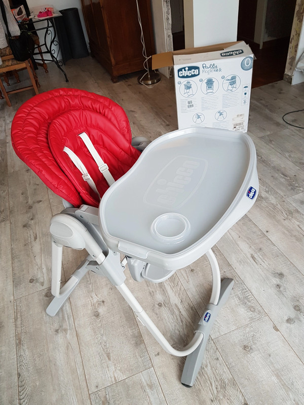 Chaise haute Polly Magic rouge de la naissance à 15kg