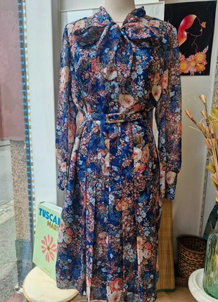 Robe vintage fleurie à col lavallière 🌸, brand: Vintage Dressing, condition: Very good, size: M / 38 / 10, €27.00, €29.05 includes Buyer Protection