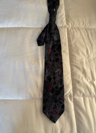 Cravatta grigia seta Harvey & Co, marke: Harvey & co, zustand: Sehr gut, 1,90 €, 2,70 € inklusive Vinted-Käuferschutz