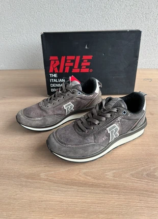 Chaussures Rifle femme taupe 37 – logo R sur le côté, look chic et confortable, brand: Rifle, condition: New with tags, size: 37, €21.00, €22.75 includes Buyer Protection Pro