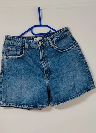 Short taille haute, marke: Zara, zustand: Sehr gut, größe: M / 38 / 10, 12,00 €, 13,30 € inklusive Vinted-Käuferschutz